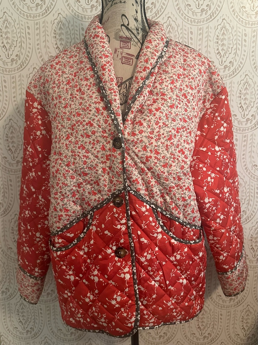 Amazon Quilted Two-Tone Floral Puffer Jacket in Coral and Cream in medium and XS